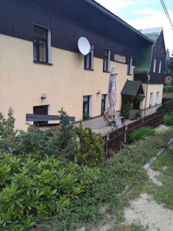 Penzion Borovice Йозефув-Дул Экстерьер фото